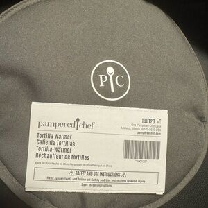 Pampered Chef Gray Tortilla Warmer